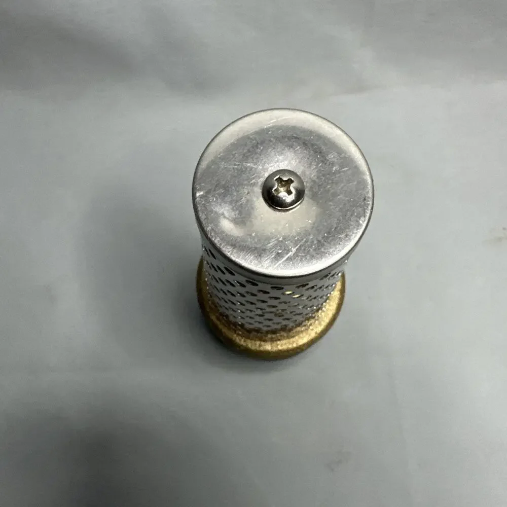 EVERBILT 1 1/4 Inch Brass Foot Valve Lead-Free 200LB